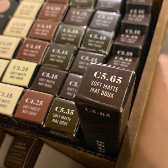 C5.65 | Morphe | Fluidity-Full coverage 🚨 Discontinued | rare find! - Picture 4 of 5